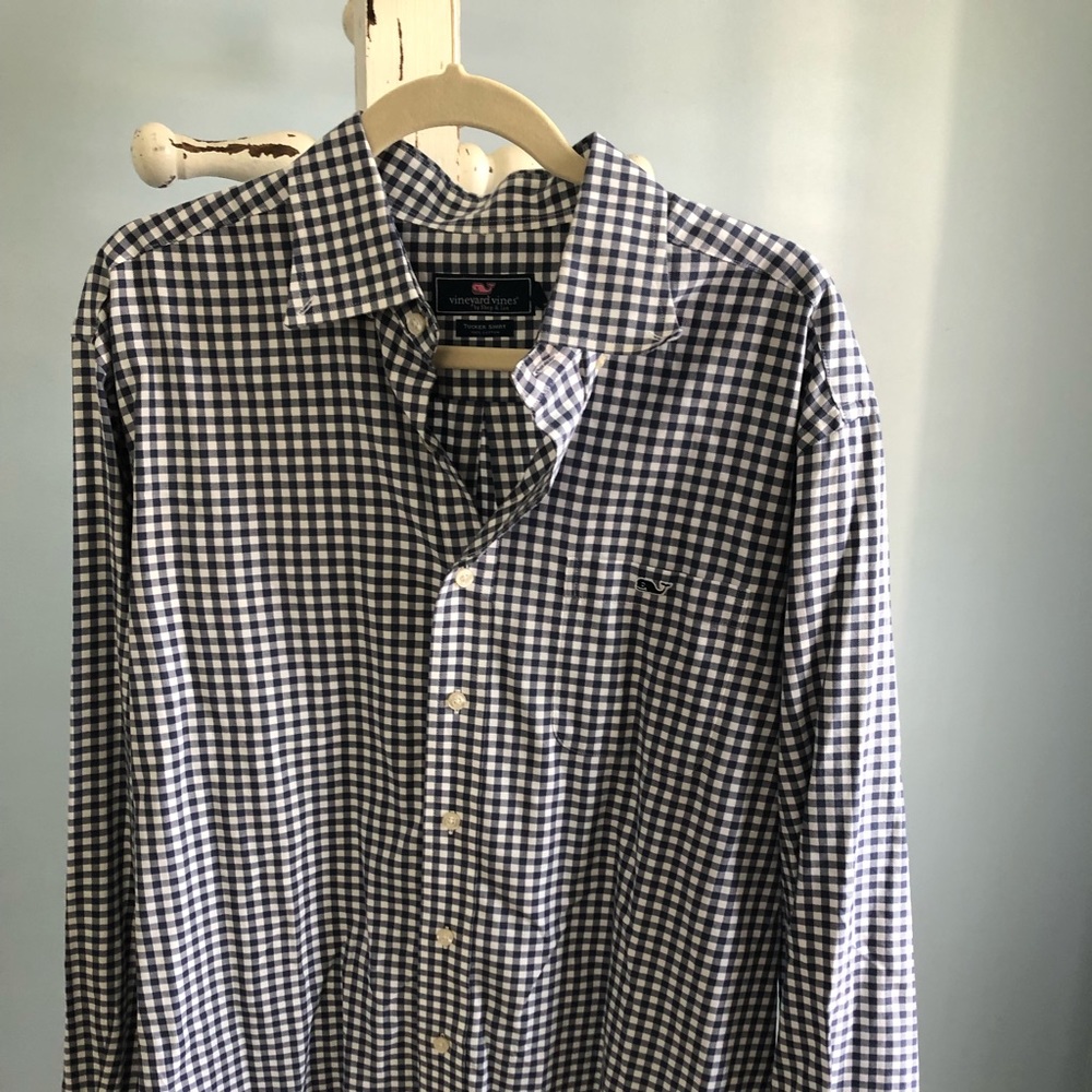 Vineyard Vines white and navy men’s button down